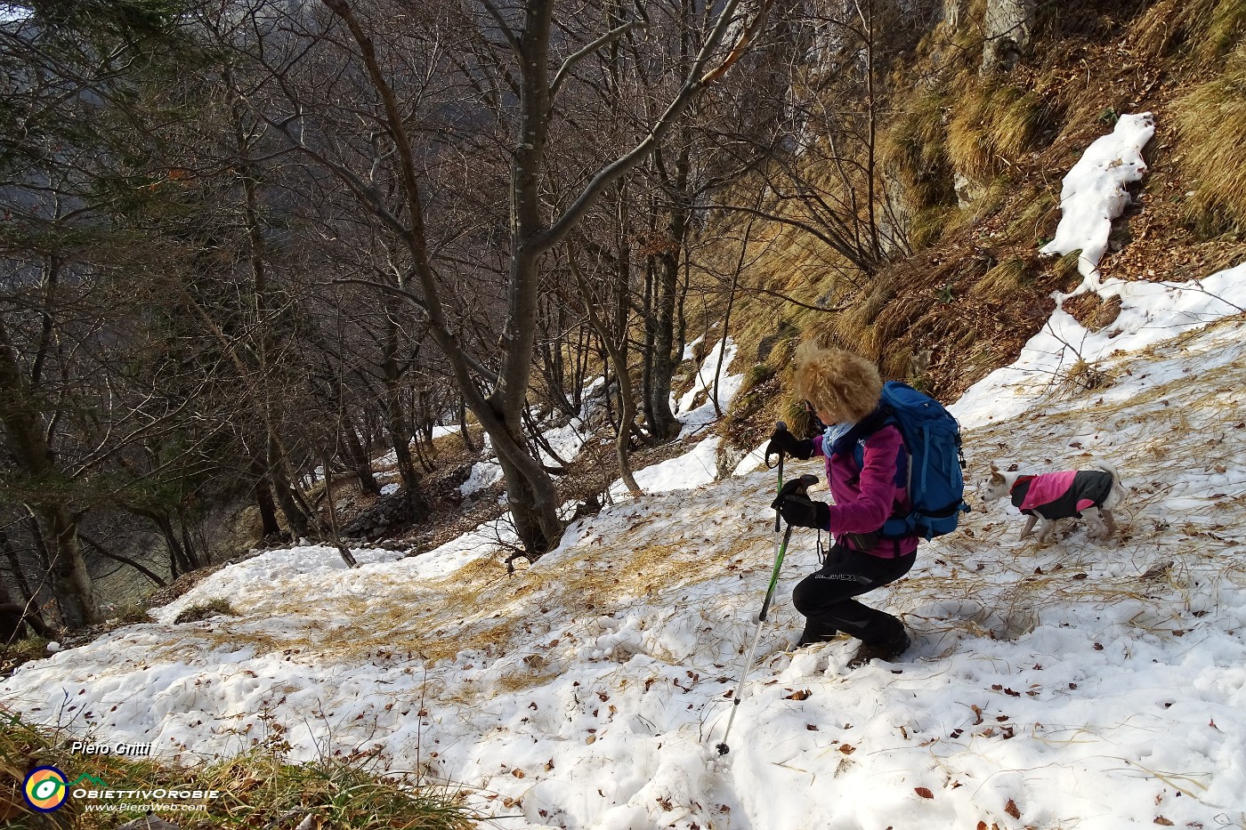 79 Con attenzione...tratto ripido su neve scivolosa.JPG